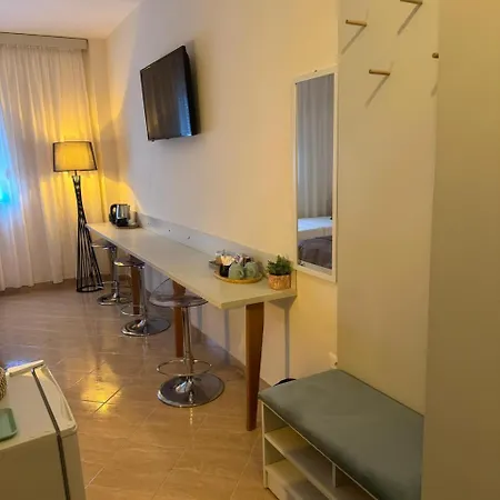 Apartment Nexttoseagolem Golem (Tirana)